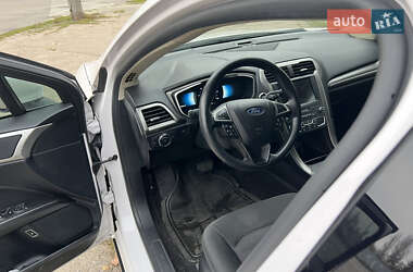 Седан Ford Fusion 2018 в 