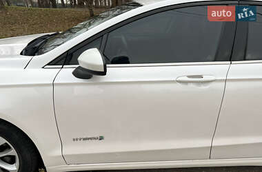 Седан Ford Fusion 2018 в 