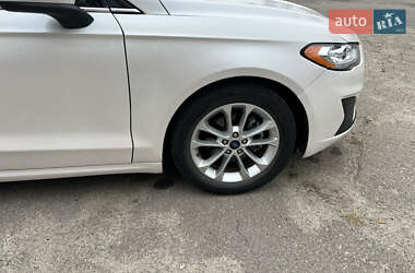 Седан Ford Fusion 2018 в 