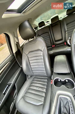 Седан Ford Fusion 2015 в 