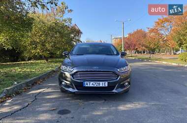 Седан Ford Fusion 2015 в Калуші