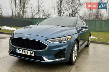 Седан Ford Fusion 2018 в Житомирі