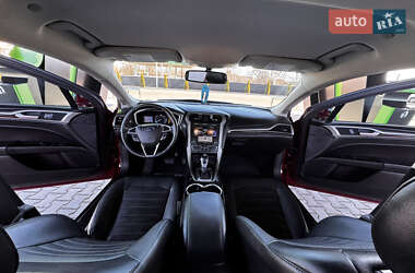 Седан Ford Fusion 2015 в 