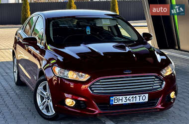 Седан Ford Fusion 2015 в 