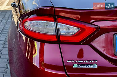 Седан Ford Fusion 2015 в 