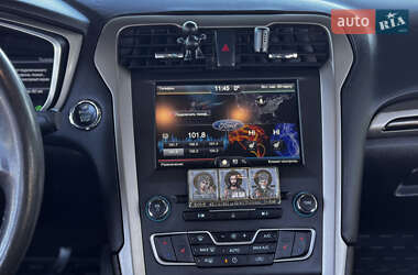 Седан Ford Fusion 2015 в 