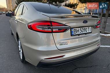 Седан Ford Fusion 2018 в Одесі