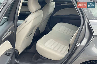 Седан Ford Fusion 2017 в 