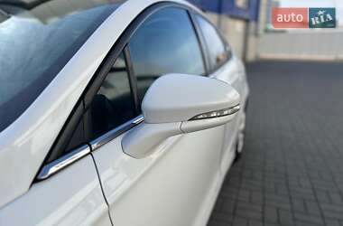 Седан Ford Fusion 2015 в 