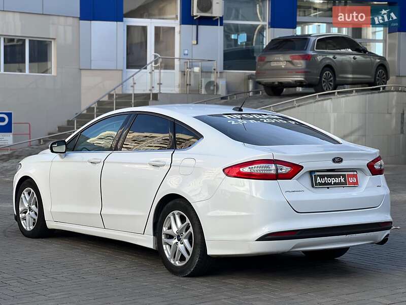Седан Ford Fusion 2015 в Одесі