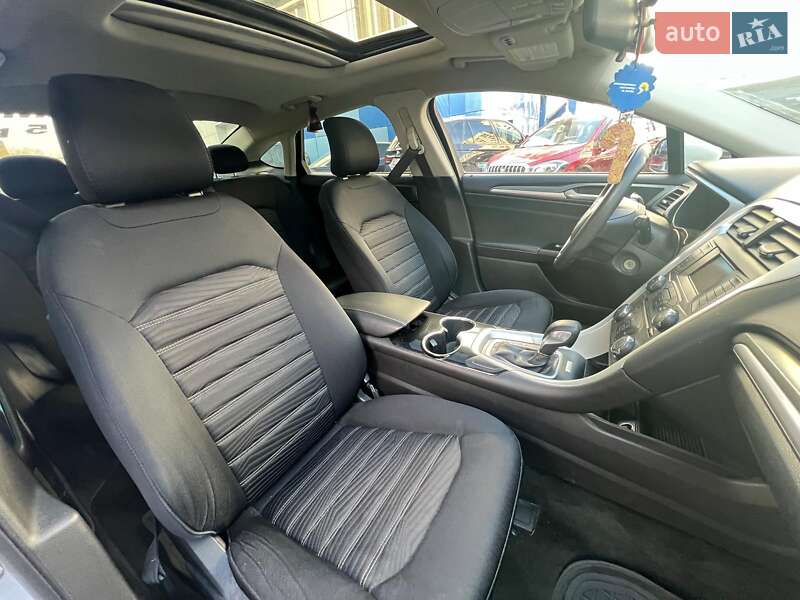 Седан Ford Fusion 2015 в Одесі
