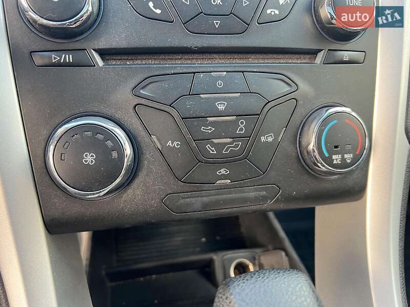 Седан Ford Fusion 2015 в Одесі