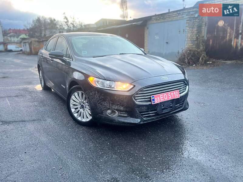 Седан Ford Fusion 2013 в Києві