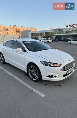 Седан Ford Fusion 2015 в 
