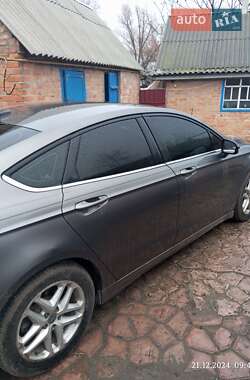 Седан Ford Fusion 2013 в Градижске