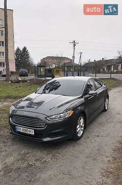 Седан Ford Fusion 2015 в Полонному