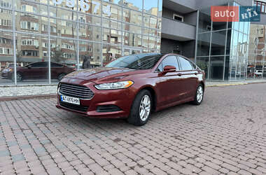 Седан Ford Fusion 2013 в 