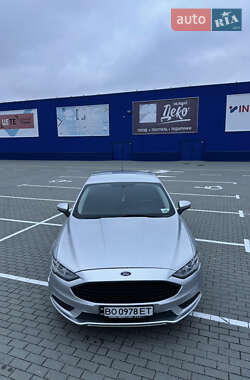 Седан Ford Fusion 2016 в Тернополі