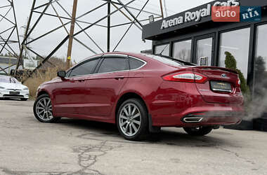 Седан Ford Fusion 2013 в 