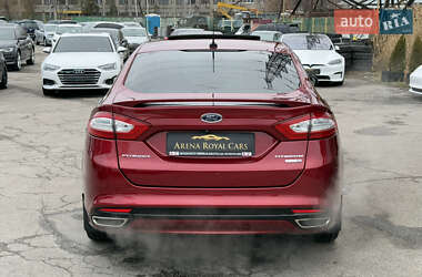 Седан Ford Fusion 2013 в 