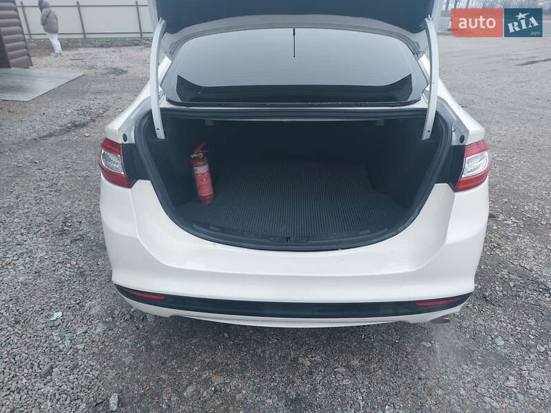 Седан Ford Fusion 2013 в Кагарлыке