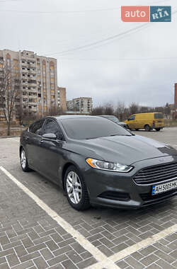 Седан Ford Fusion 2015 в Добропіллі