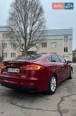 Седан Ford Fusion 2018 в 