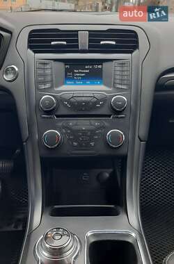 Седан Ford Fusion 2018 в 