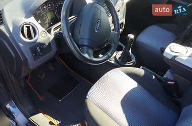 Хэтчбек Ford Fusion 2010 в 