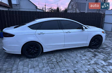 Седан Ford Fusion 2013 в 