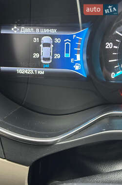 Седан Ford Fusion 2016 в 