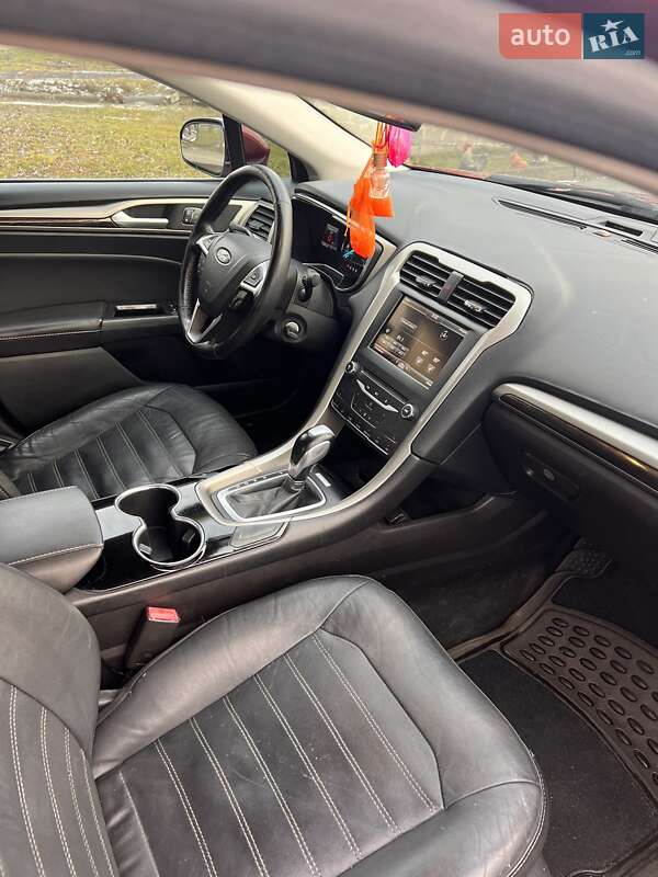 Седан Ford Fusion 2015 в Львове