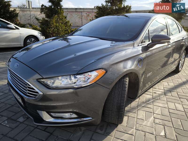 Седан Ford Fusion 2016 в Львові