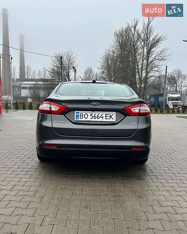 Седан Ford Fusion 2014 в Львові