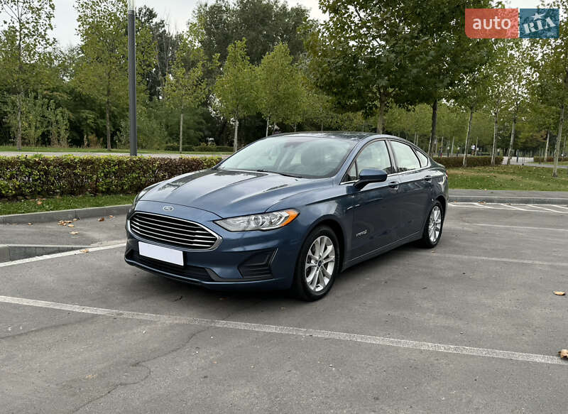 Седан Ford Fusion 2019 в Дніпрі