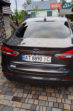 Седан Ford Fusion 2018 в 