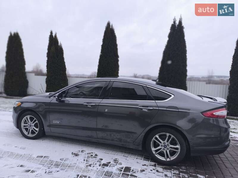 Седан Ford Fusion 2014 в Нововолынске