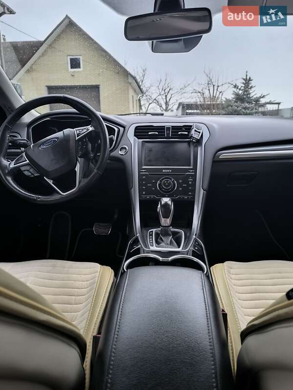 Седан Ford Fusion 2014 в Нововолынске