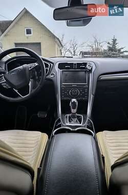 Седан Ford Fusion 2014 в 