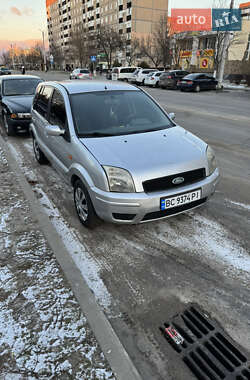 Хэтчбек Ford Fusion 2004 в Вараше