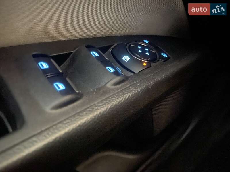 Седан Ford Fusion 2014 в Києві фото 25 Седан Ford Fusion 2014 в Києві
