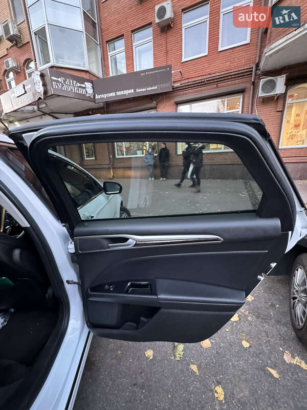 Седан Ford Fusion 2013 в Києві