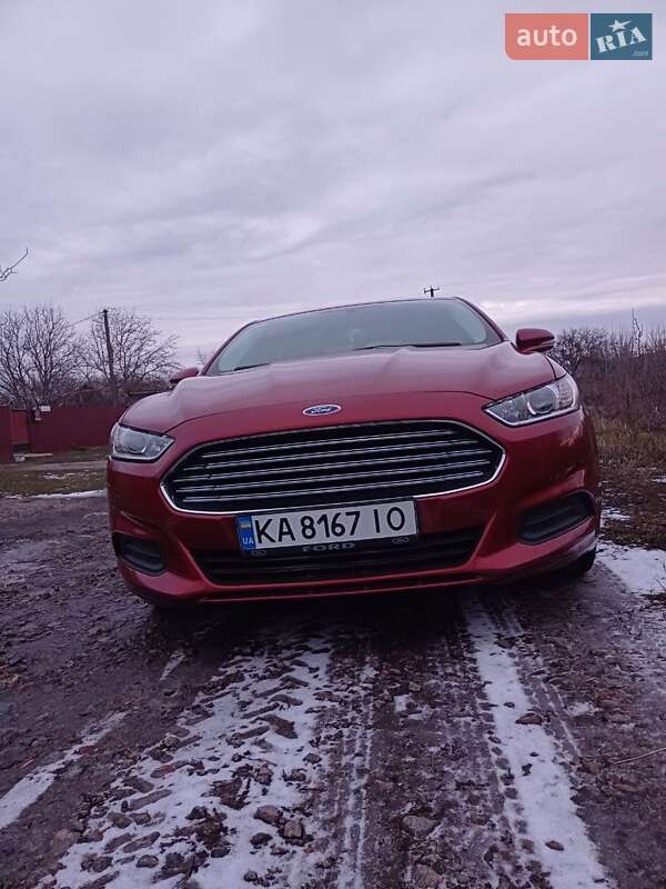 Седан Ford Fusion 2015 в Монастирищеві