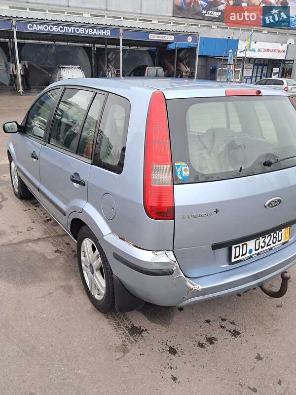 Хетчбек Ford Fusion 2004 в Полонному