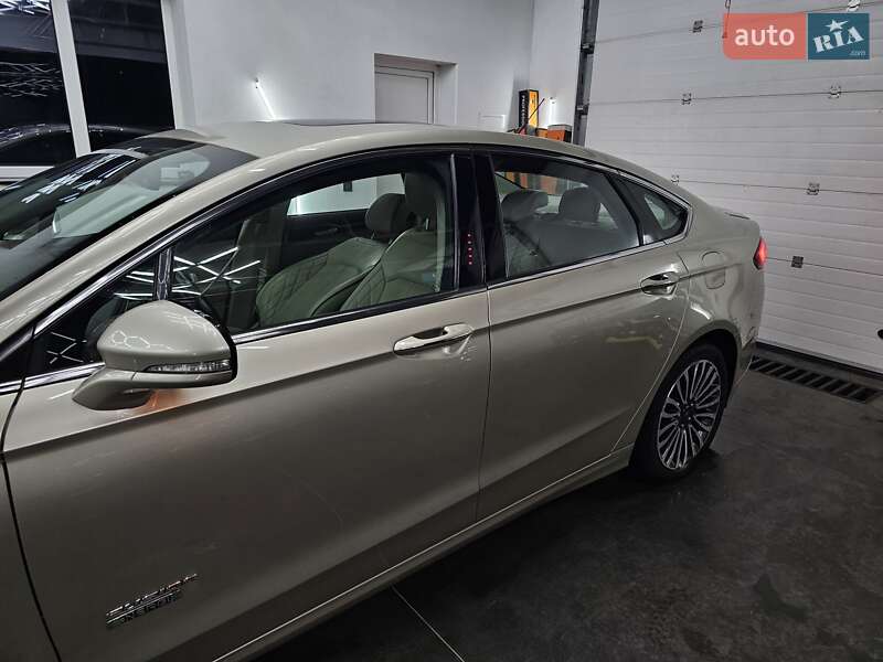 Седан Ford Fusion 2016 в Луцке