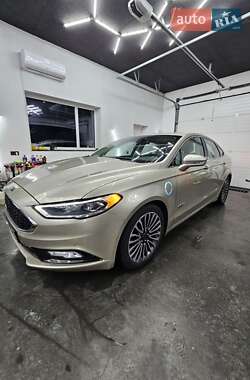 Седан Ford Fusion 2016 в 