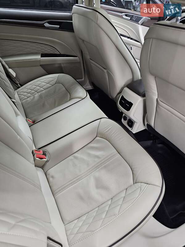 Седан Ford Fusion 2016 в Луцке