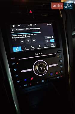 Седан Ford Fusion 2016 в 