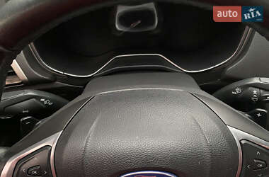 Седан Ford Fusion 2013 в 