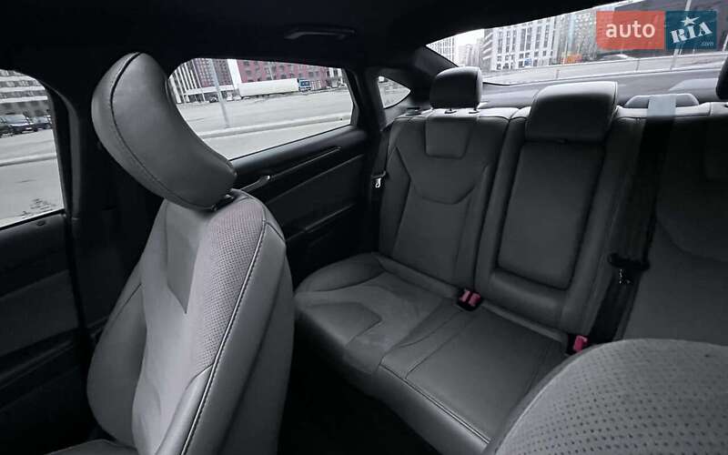 Седан Ford Fusion 2016 в Киеве